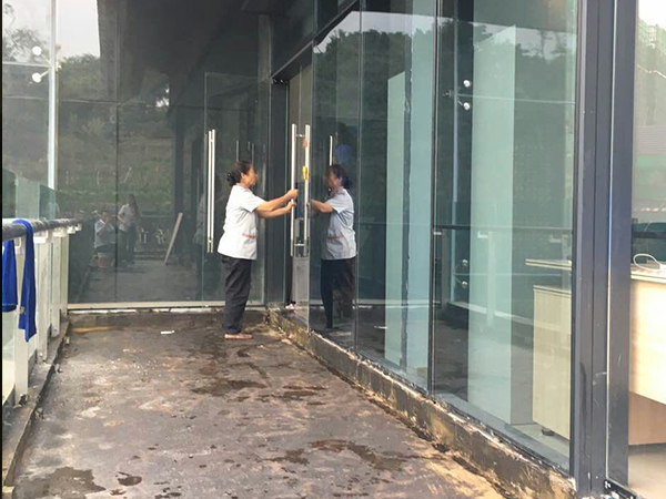辦公樓宇開(kāi)荒清潔 